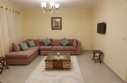 Apartment - 2 Bedrooms - 1 Bathroom for rent in Ammar Ibn Yasser St. - El Hegaz Square - El Nozha - Cairo