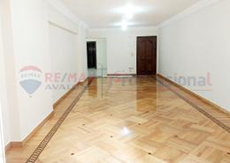 Apartment - 3 bedrooms - 3 bathrooms for للايجار in Saleh Basha St. - Zezenia - Hay Sharq - Alexandria