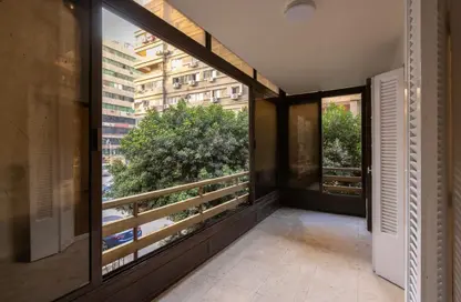 شقة - 3 غرف نوم - 3 حمامات للبيع في شارع عدن - المهندسين - الجيزة