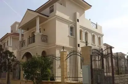 Villa - 5 Bedrooms - 5 Bathrooms for sale in Maxim - The 1st Settlement - New Cairo City - Cairo