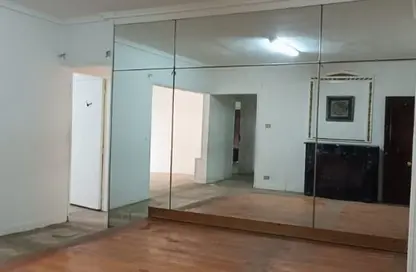 شقة - 4 غرف نوم - 1 حمام للايجار في شارع الميرغني - ارض الجولف - مصر الجديدة - القاهرة