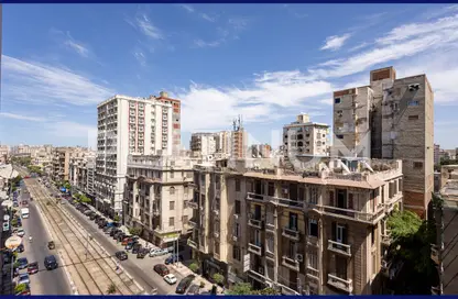 شقة - 3 غرف نوم - 3 حمامات للايجار في شارع شامبليون - الأزاريطة - حي وسط - الاسكندرية