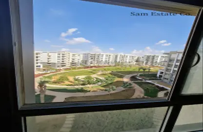 Apartment - 4 Bedrooms - 4 Bathrooms for sale in Hyde Park - 5th Settlement Compounds - The 5th Settlement - New Cairo City - Cairo