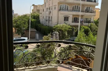شقة - 4 غرف نوم - 2 حمامات للبيع في الحي السادس - مدينة العبور - القليوبية