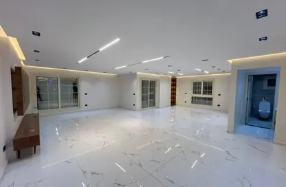 Apartment - 3 Bedrooms - 3 Bathrooms for sale in Abdel Razek Al Sanhouri St. - 6th Zone - Nasr City - Cairo