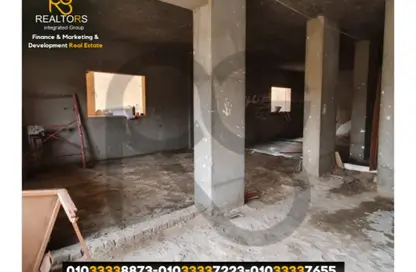 منزل مزدوج - 5 غرف نوم - 7 حمامات للبيع في شارع الحي الثالث - الحي الثالث - مدينة 6 أكتوبر - الجيزة