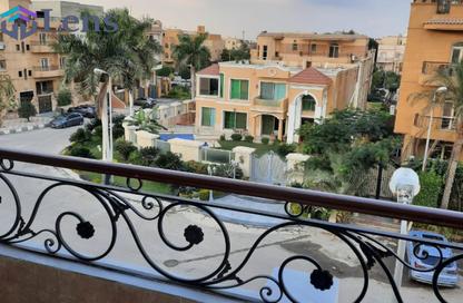 Apartment - 3 Bedrooms - 2 Bathrooms for sale in Ganoob El Acadimia - New Cairo City - Cairo