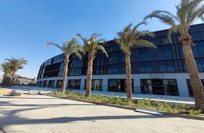 Office Space - Studio - 1 Bathroom for rent in Lake View Residence - 5th Settlement Compounds - The 5th Settlement - New Cairo City - Cairo