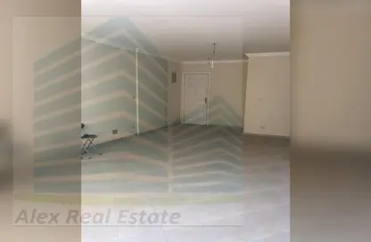 Apartment - 3 Bedrooms - 1 Bathroom for rent in Al Mosheer Ahmed Ismail St. - Sidi Gaber - Hay Sharq - Alexandria