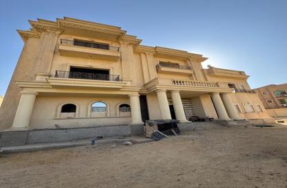 Villa - 6 Bedrooms - 6 Bathrooms for sale in West Somid - 6 October City - Giza