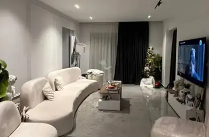 شقة - 2 غرف نوم - 2 حمامات للبيع في جاليريا  مون فالى - المستثمرين الجنوبية - مدينة القاهرة الجديدة - القاهرة