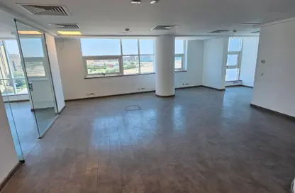 Office Space - Studio - 2 Bathrooms for rent in Al Laselky St. - El Laselky - New Maadi - Hay El Maadi - Cairo