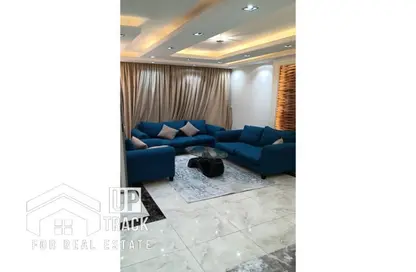 شقة - 3 غرف نوم - 3 حمامات للايجار في مصر الجديدة - القاهرة