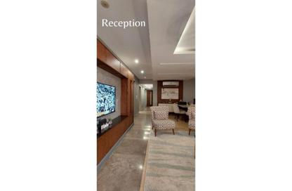 Apartment - 2 Bedrooms - 1 Bathroom for rent in Al Mostathmir El Saghir - 10th District - Sheikh Zayed City - Giza