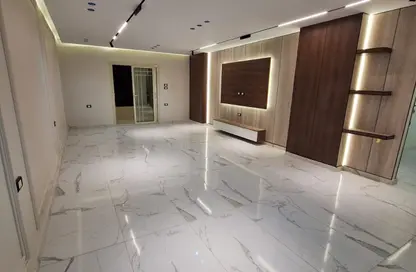 شقة - 3 غرف نوم - 2 حمامات للبيع في البوابة الرابعة - مينا - حدائق الاهرام - الجيزة