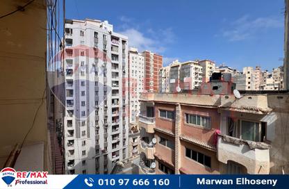 Apartment - 3 Bedrooms - 1 Bathroom for sale in Mahmoud Al Essawy St. - Miami - Hay Awal El Montazah - Alexandria