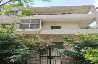 Villa - 4 Bedrooms - 2 Bathrooms for sale in Sarayat Al Maadi - Hay El Maadi - Cairo