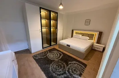 شقة - 3 غرف نوم - 3 حمامات للايجار في حى القرنفل - التجمع الخامس - مدينة القاهرة الجديدة - القاهرة