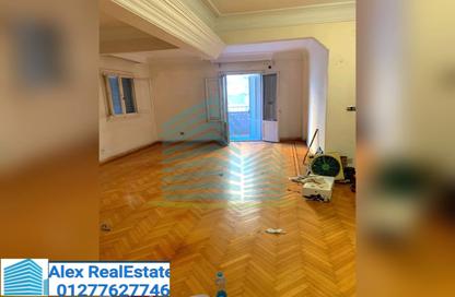 شقة - 3 غرف نوم - 1 حمام للايجار في ميدان سموحة - سموحة - حي شرق - الاسكندرية