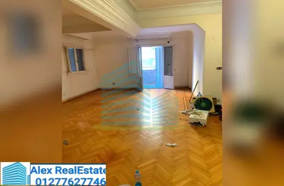 Apartment - 3 Bedrooms - 1 Bathroom for rent in Smouha Square - Smouha - Hay Sharq - Alexandria