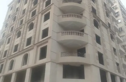 Apartment - 3 Bedrooms - 3 Bathrooms for sale in Mohamed Hassanein Heikal St. - 6th Zone - Nasr City - Cairo
