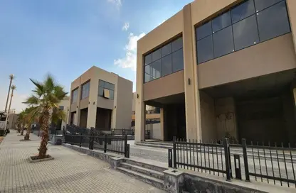 محل - استوديو - 1 حمام للبيع في فيلدج جيت - المستثمرين الجنوبية - مدينة القاهرة الجديدة - القاهرة