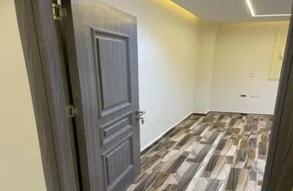 Apartment - 3 Bedrooms - 3 Bathrooms for sale in Al Hekma St. - Sheikh Zayed City - Giza