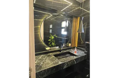 Apartment - 2 Bedrooms - 2 Bathrooms for sale in Mountain View iCity - 5th Settlement Compounds - The 5th Settlement - New Cairo City - Cairo