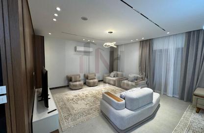 Villa - 5 Bedrooms - 5 Bathrooms for rent in Madinaty - Cairo
