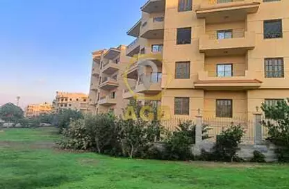 شقة - 3 غرف نوم - 2 حمامات للبيع في المنطقة الثانية - مدينة الشروق - القاهرة