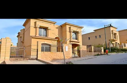 Villa - 6 Bedrooms - 5 Bathrooms for sale in Royal Meadows - Sheikh Zayed Compounds - Sheikh Zayed City - Giza