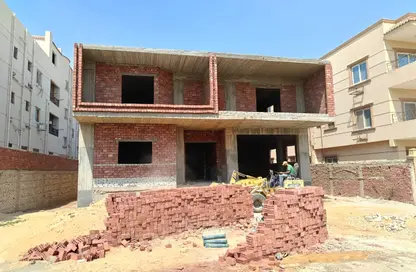 Apartment - 3 Bedrooms - 3 Bathrooms for sale in 2nd Neighborhood - 2nd District East - Shorouk City - Cairo