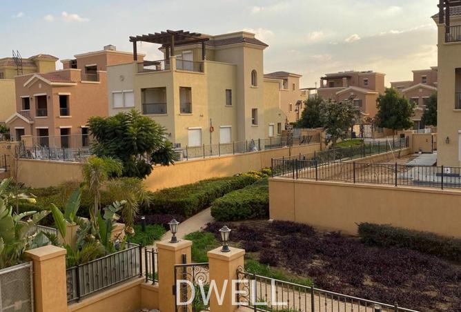 8049608 - Property Image 2