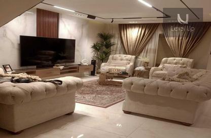 Apartment - 4 Bedrooms - 4 Bathrooms for sale in Stone Residence - 5th Settlement Compounds - The 5th Settlement - New Cairo City - Cairo