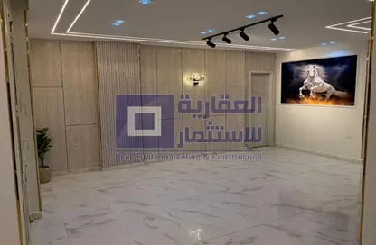 شقة - 4 غرف نوم - 3 حمامات للبيع في الحي الثالث - مدينة 6 أكتوبر - الجيزة