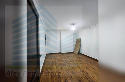 Apartment - 3 Bedrooms - 2 Bathrooms for rent in Al Ghardaqah St. - San Stefano - Hay Sharq - Alexandria