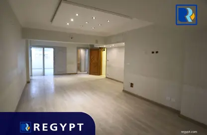 Office Space - Studio - 3 Bathrooms for rent in Cornish El Nile St. - Maadi - Hay El Maadi - Cairo