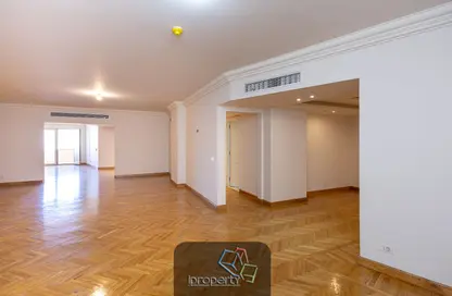 Apartment - 3 Bedrooms - 3 Bathrooms for sale in Mohamed Fawzy Moaz St. - Smouha - Hay Sharq - Alexandria