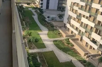 شقة - 2 غرف نوم - 2 حمامات للبيع في كمبوند البروج - كمبوندات الشروق - مدينة الشروق - القاهرة