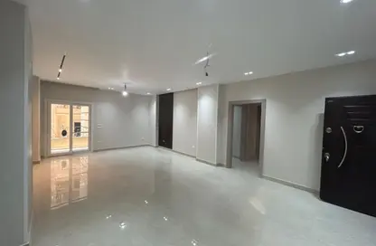 Apartment - 3 Bedrooms - 2 Bathrooms for rent in North Lotus - El Lotus - New Cairo City - Cairo