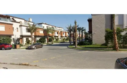 Townhouse - 3 Bedrooms - 4 Bathrooms for sale in Azzar - 5th Settlement Compounds - The 5th Settlement - New Cairo City - Cairo