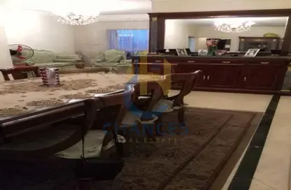 Apartment - 3 Bedrooms - 2 Bathrooms for sale in El Laselky St. - Hay El Maadi - Cairo