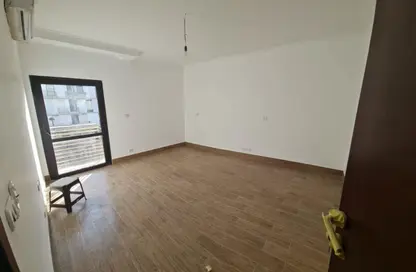 Apartment - 3 Bedrooms - 4 Bathrooms for rent in The Courtyard - 12th District - Sheikh Zayed City - Giza