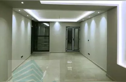 Apartment - 3 Bedrooms - 2 Bathrooms for rent in Zaki Ragab St. - Smouha - Hay Sharq - Alexandria