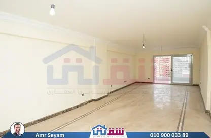 شقة - 3 غرف نوم - 3 حمامات للبيع في سابا باشا - حي شرق - الاسكندرية
