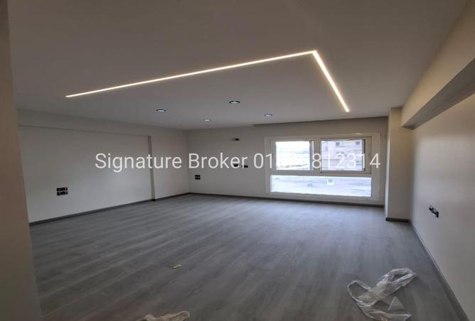 8337900 - Property Image 3