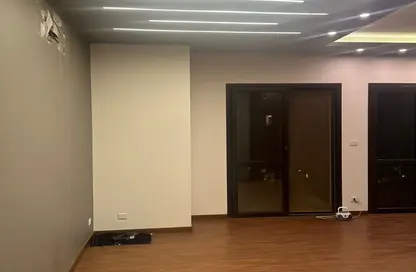 شقة - 3 غرف نوم - 3 حمامات للايجار في ذا كورت ياردز - كمبوندات الشيخ زايد - الشيخ زايد - الجيزة