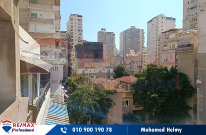 شقة - 3 غرف نوم - 2 حمامات للايجار في شارع الاقبال - لوران - حي شرق - الاسكندرية