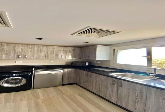 8232344 - Property Image 2