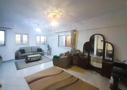 Apartment - 2 bedrooms for للايجار in Famous St. - Camp Chezar - Hay Wasat - Alexandria